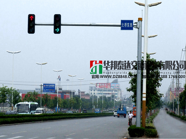 7信號(hào)燈桿  圓型