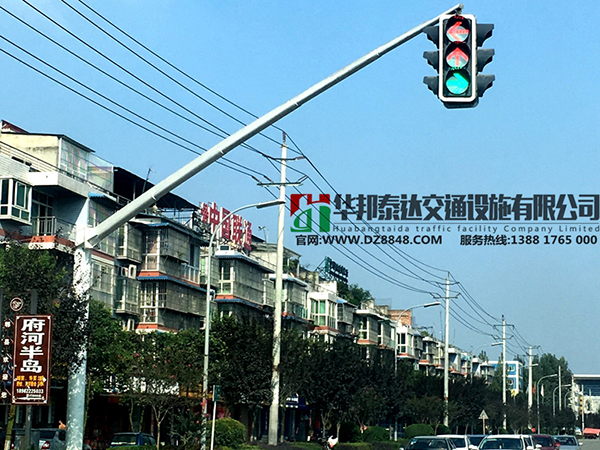 22吊魚式信號(hào)燈桿